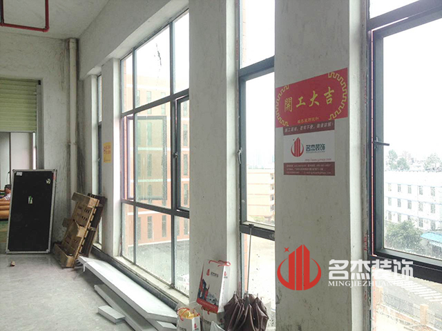樺洋盛世辦公室蜜桃成人在线免费视频.jpg