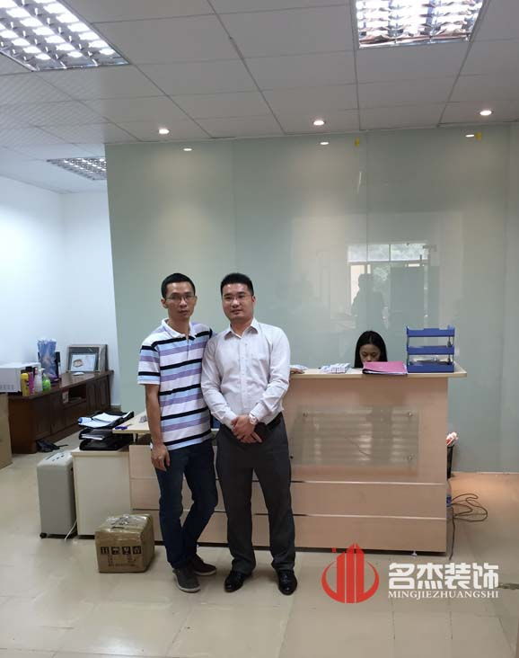 柯木塱辦公室蜜桃成人在线免费视频.jpg
