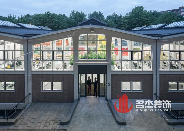 倉庫辦公室蜜桃成人在线免费视频.jpg