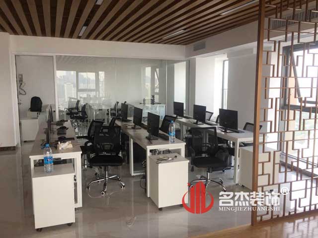 辦公室蜜桃成人在线免费视频實景圖1.jpg