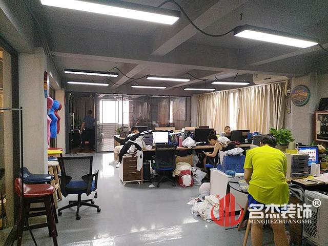 辦公室蜜桃成人在线免费视频.jpg