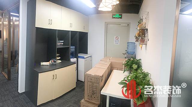 茶水間蜜桃成人在线免费视频完工照.jpg