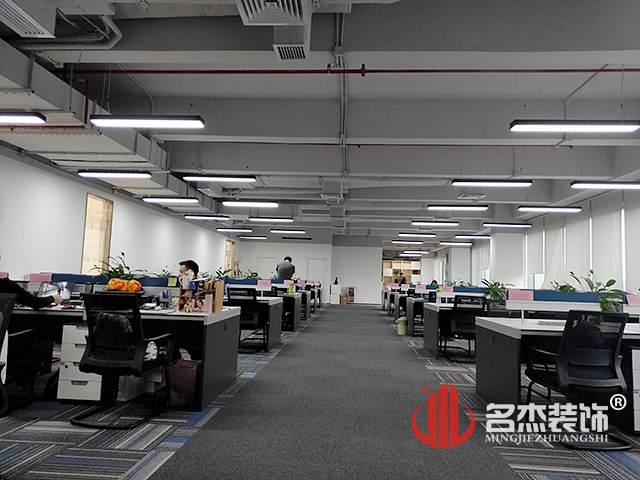 辦公室蜜桃成人在线免费视频.jpg