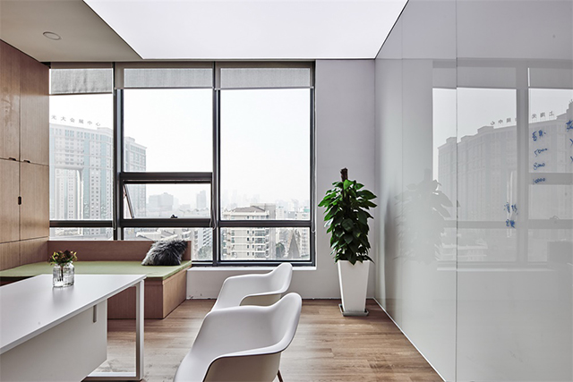 辦公室蜜桃成人在线免费视频
