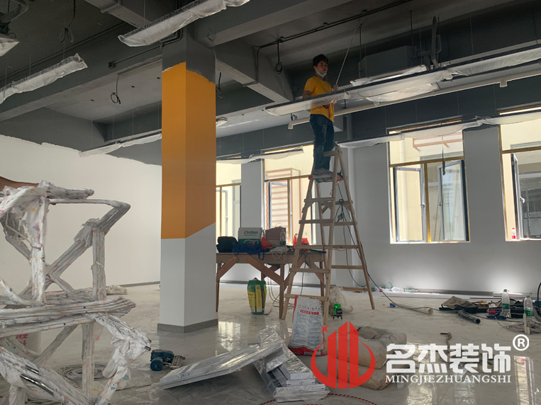 辦公室蜜桃成人在线免费视频