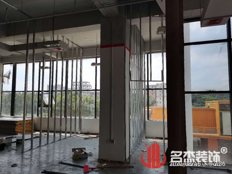辦公室蜜桃成人在线免费视频