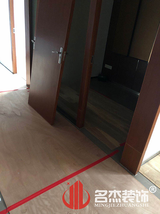 辦公室蜜桃成人在线免费视频