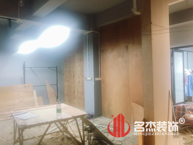 辦公室蜜桃成人在线免费视频