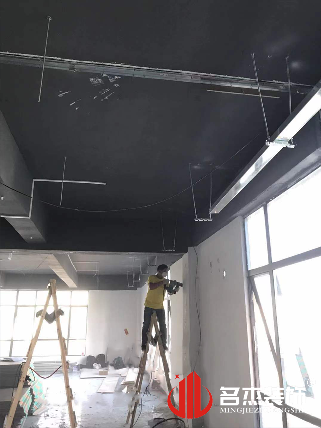 辦公室蜜桃成人在线免费视频