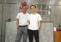 設計師設計出來的東西很專業，很時尚！