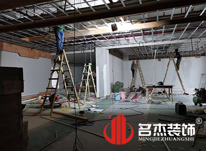 巡工地日記，斯柏美科技辦公室蜜桃成人在线免费视频項目緊張進行中